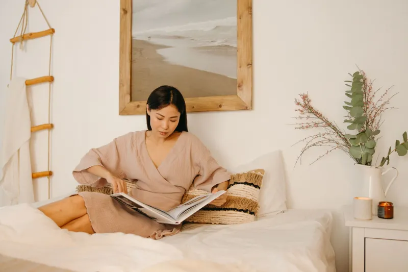 L'Art de la Maison Douce : Créer un Cocon Home Wear Chic Quand on est Maman