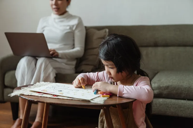 De la Passion au Projet : Comment les Mamans Lancent Leur Business Sans Sacrifier l'Essentiel